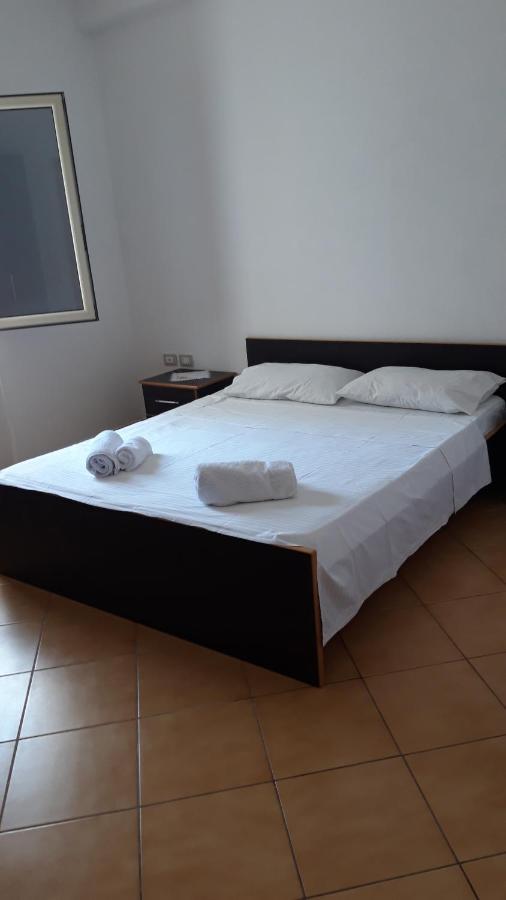 Apartament Gloria&Mitati โอริคูม ภายนอก รูปภาพ