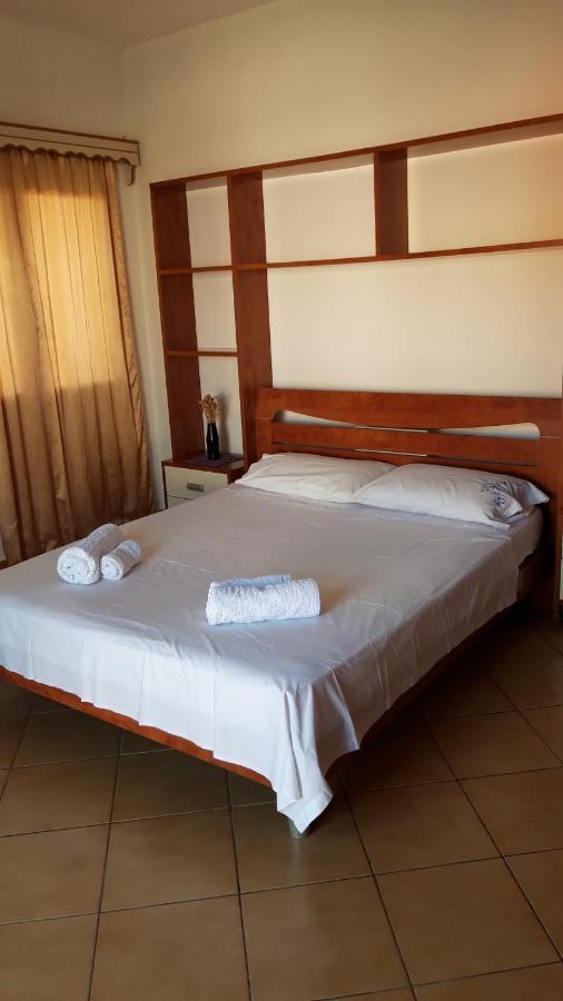 Apartament Gloria&Mitati โอริคูม ภายนอก รูปภาพ
