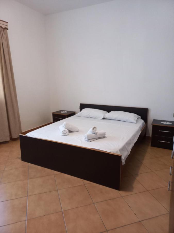 Apartament Gloria&Mitati โอริคูม ภายนอก รูปภาพ